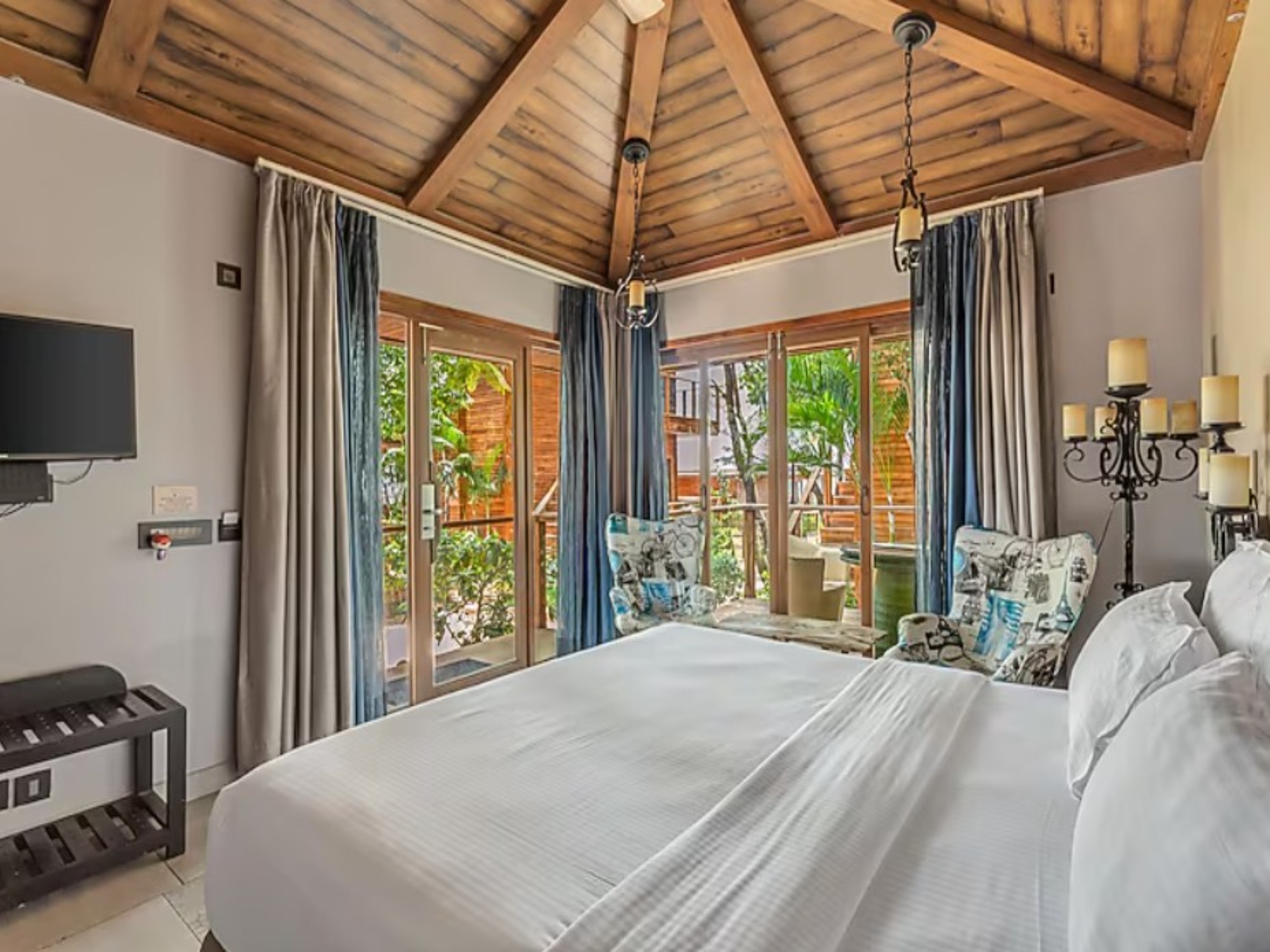 The Ocean Premium Cottage with Balcony